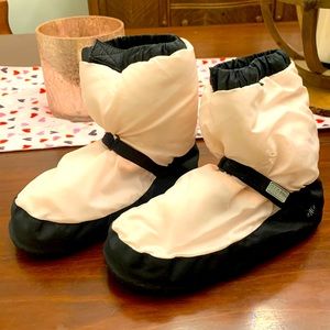 BLOCH size S dance boot. Pink and black